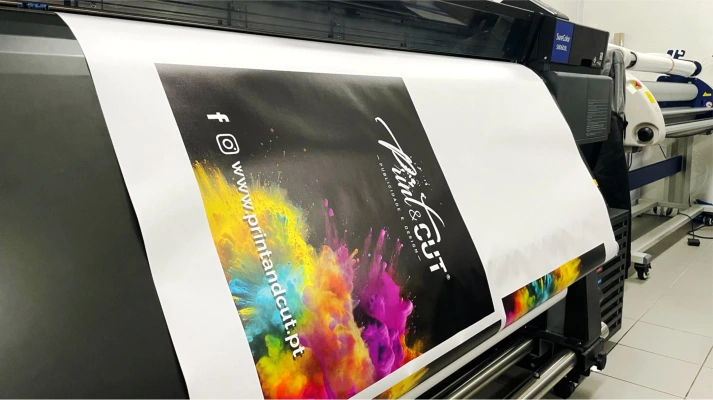 Banner impresso em vinil para publicidade exterior