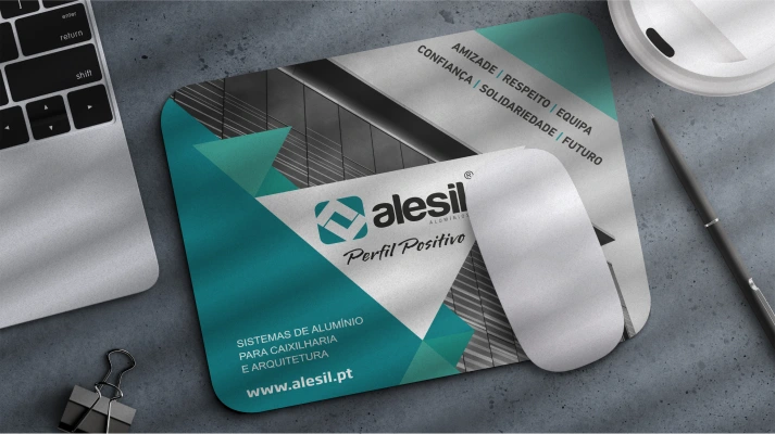 Exemplos de brindes personalizados com logótipos